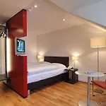 Leonardo West Hotel