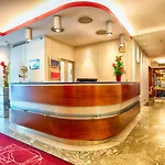 Leonardo West Hotell