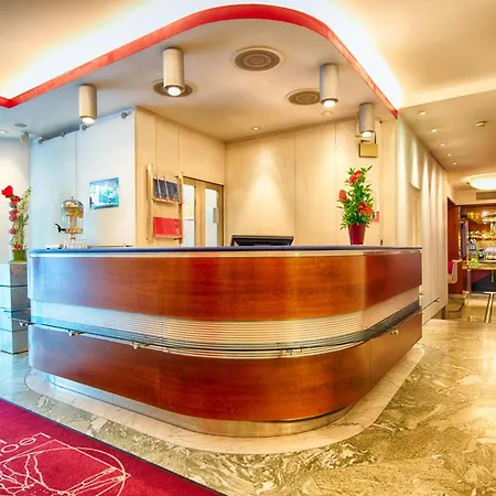 Leonardo West Otel