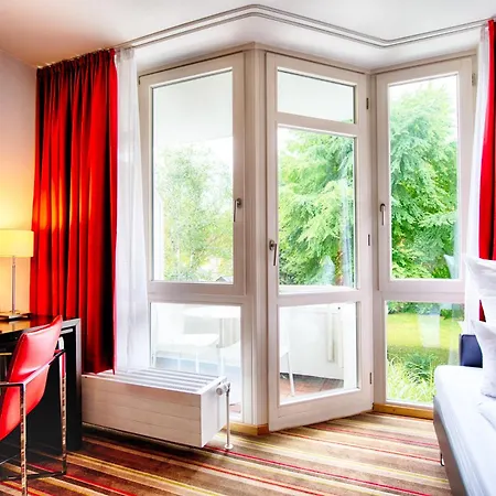 Leonardo West Otel Münih