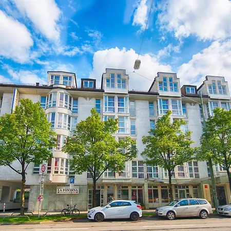 Otel Leonardo West
