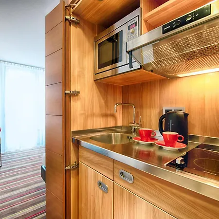 Otel Leonardo West 4*