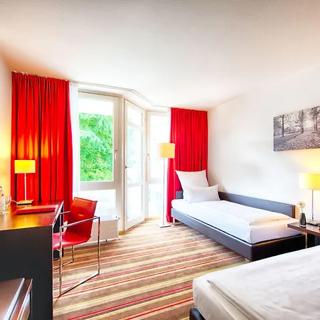 Leonardo West Отель Мюнхен