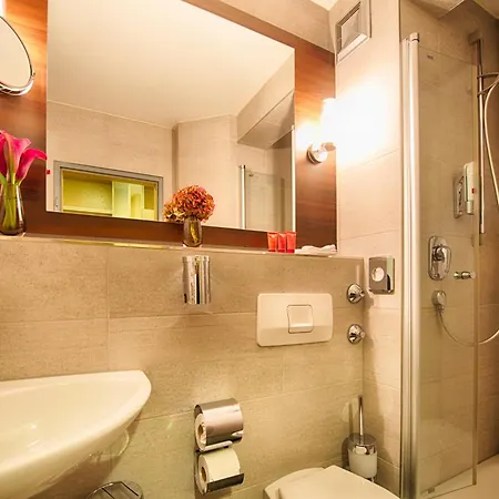 Leonardo West Отель 4*