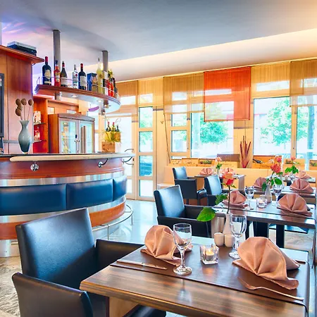 Отель Leonardo West Мюнхен