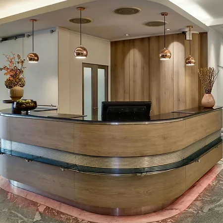 Hotel Leonardo West