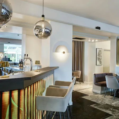 Hotel Leonardo West