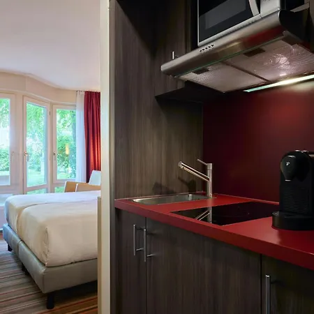 Hotel Leonardo West 4*