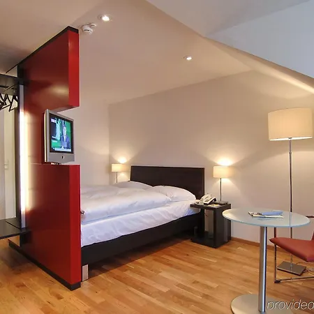 Leonardo West Hotel