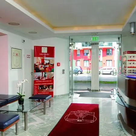 Leonardo West Otel Münih