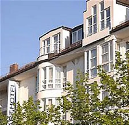 Leonardo West Otel Münih