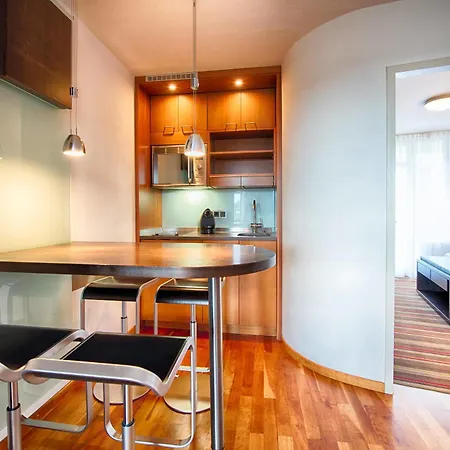 Leonardo West Отель