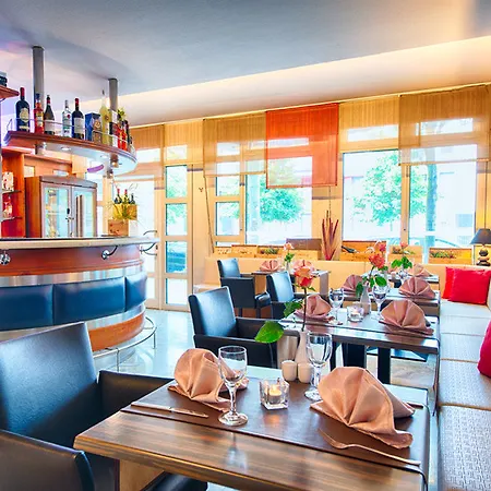 Leonardo West Otel Münih