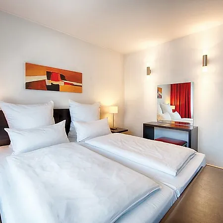 Hotel Leonardo West