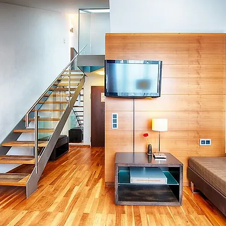 Leonardo West Hotel 4*