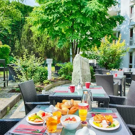 Otel Leonardo West 4*
