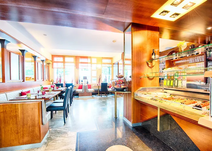 Hotel Leonardo West 4*