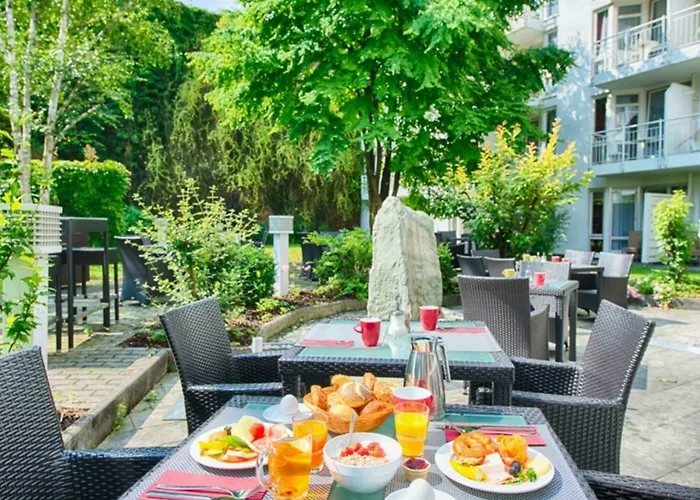 Hotel Leonardo West 4*