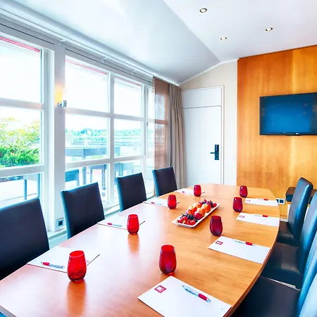 Leonardo West Szálloda